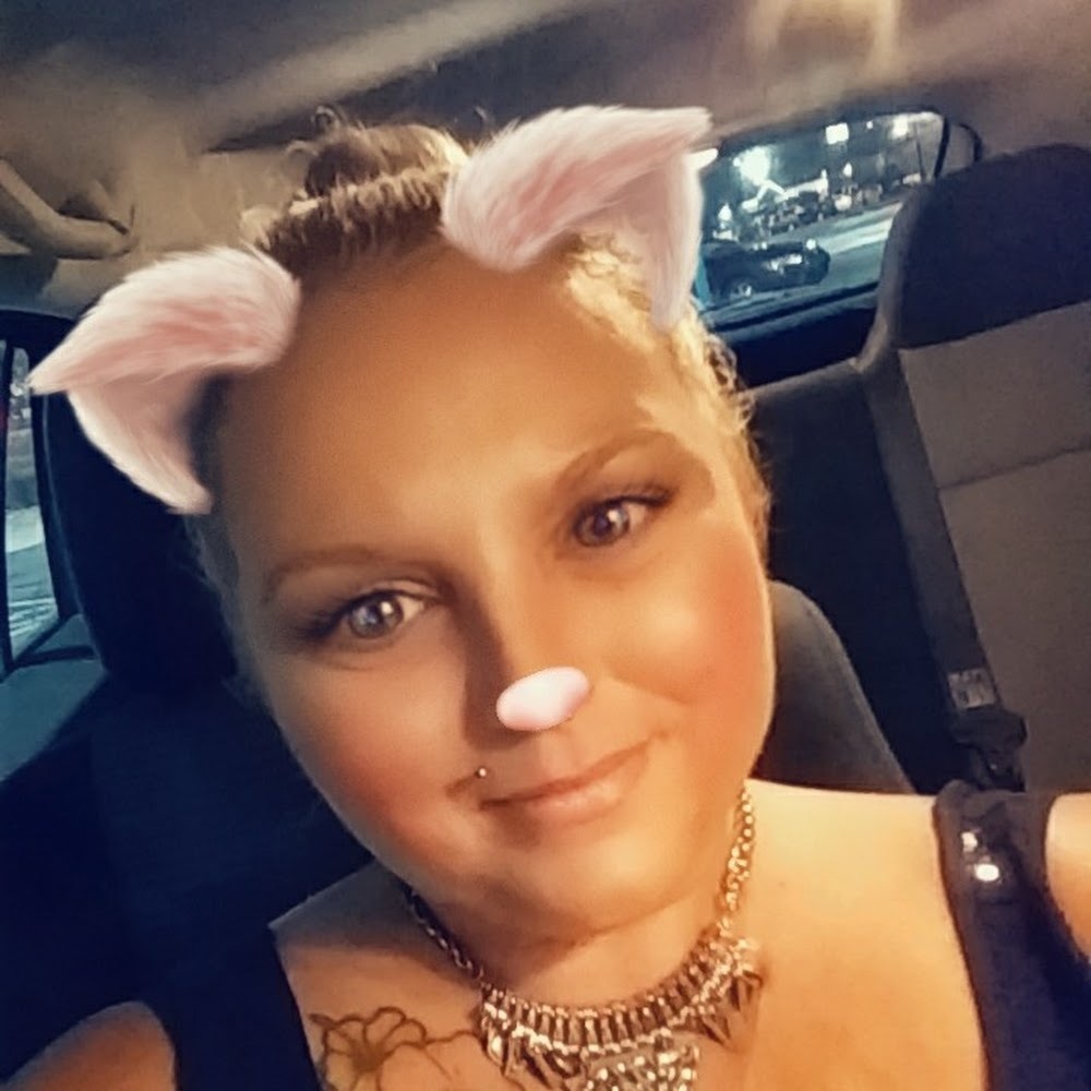 Meet your Posher, Carrie