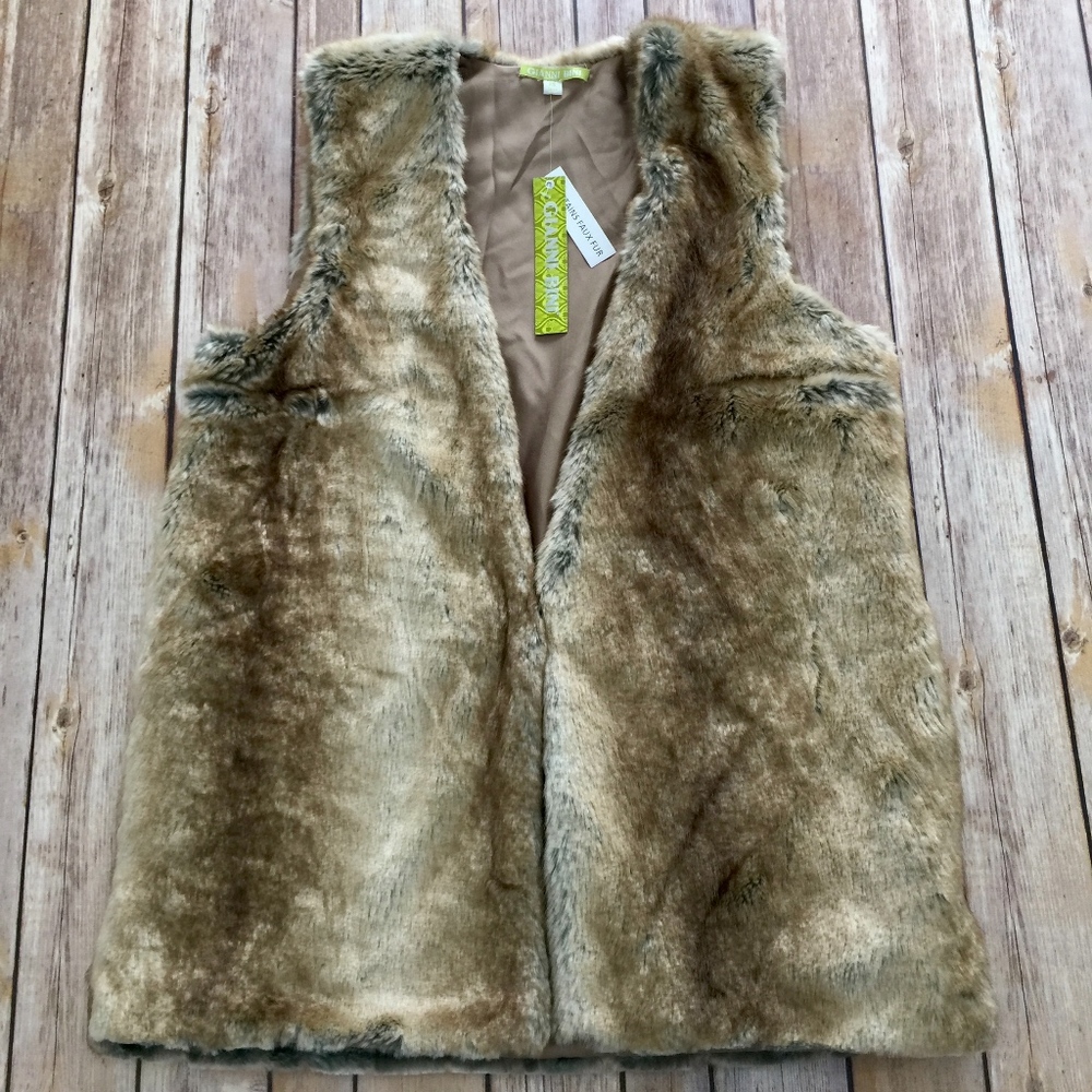 Gianni Bini Ariana Vegan Fur Vest - Picture 1 of 3
