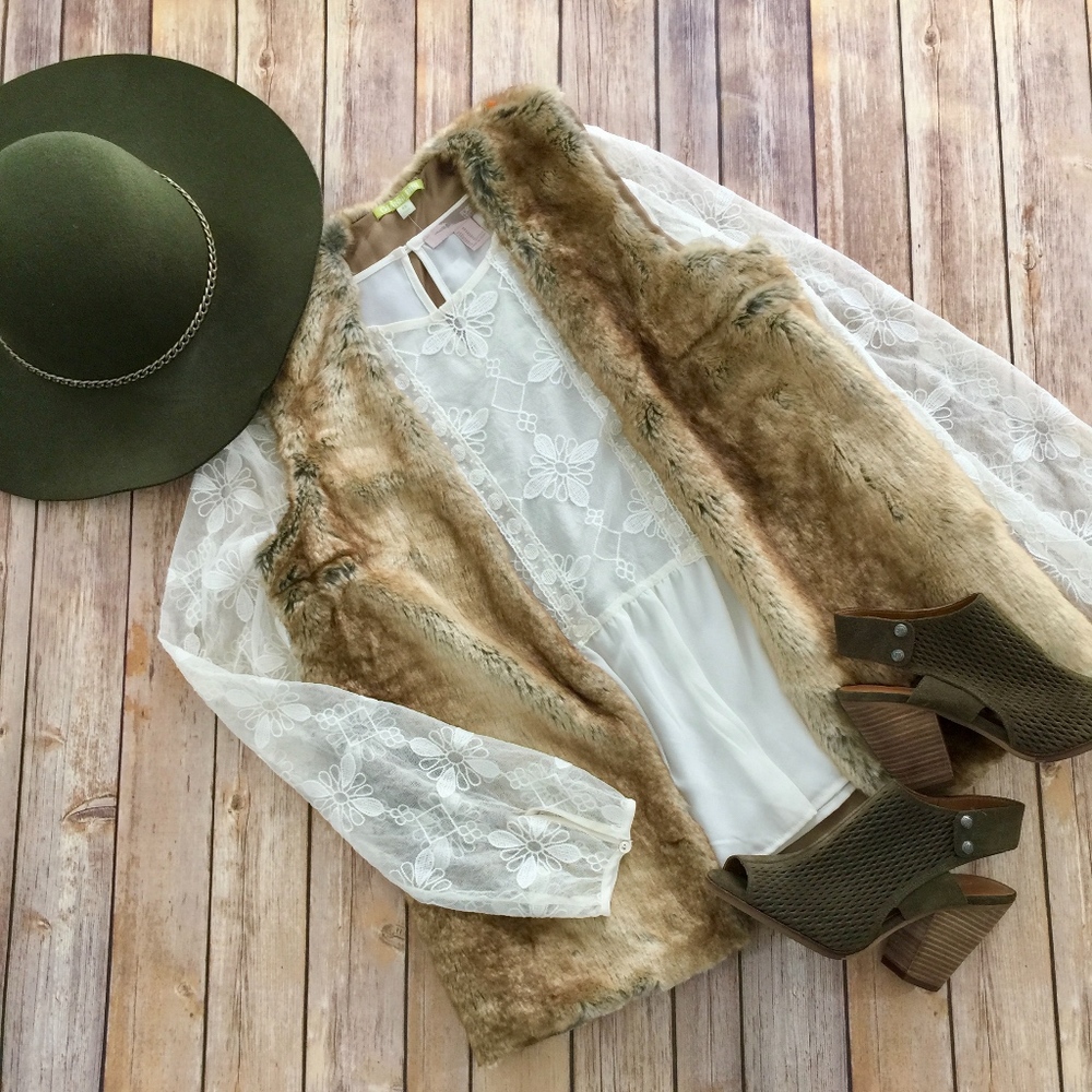 Gianni Bini Ariana Vegan Fur Vest - Picture 3 of 3
