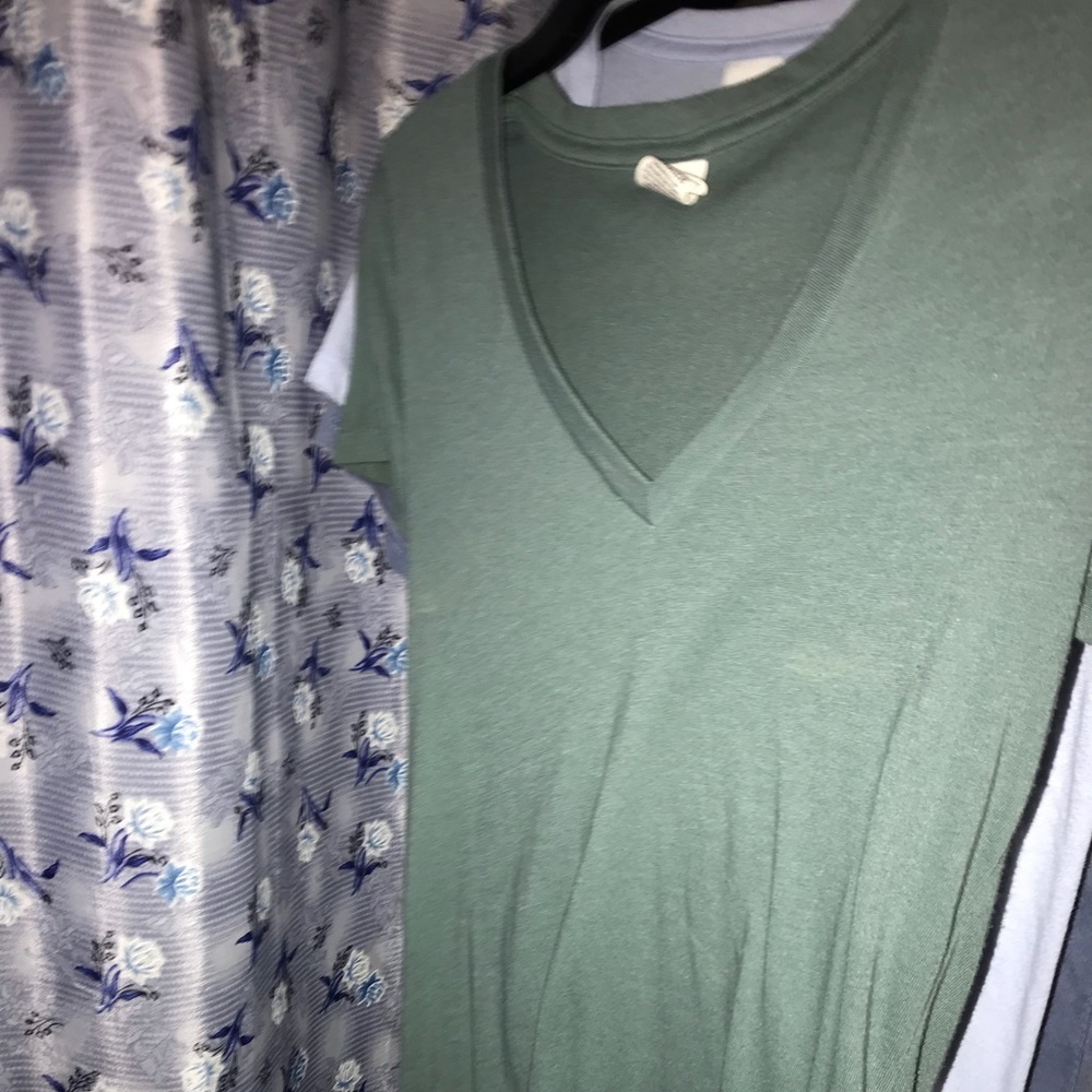 Green VS PINK shirt never worn before