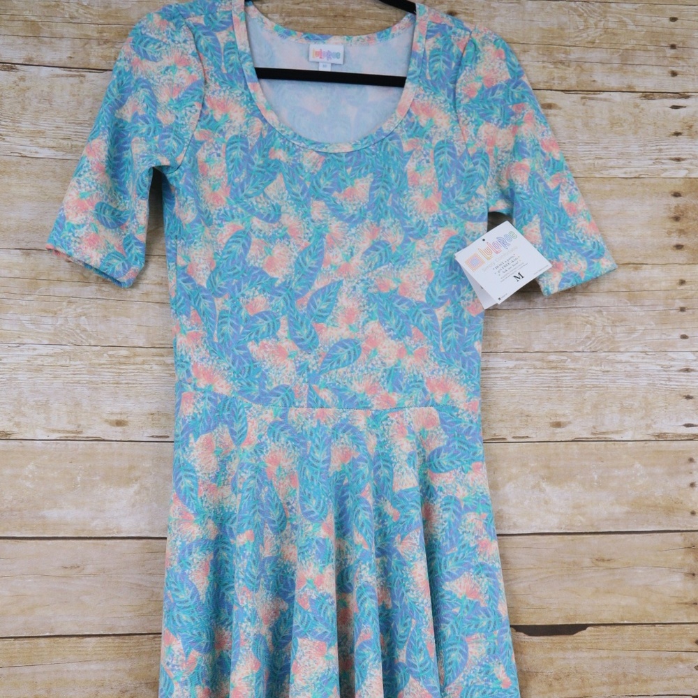 🚨NWT FINAL LuLaRoe Nicole New Dress Size Med