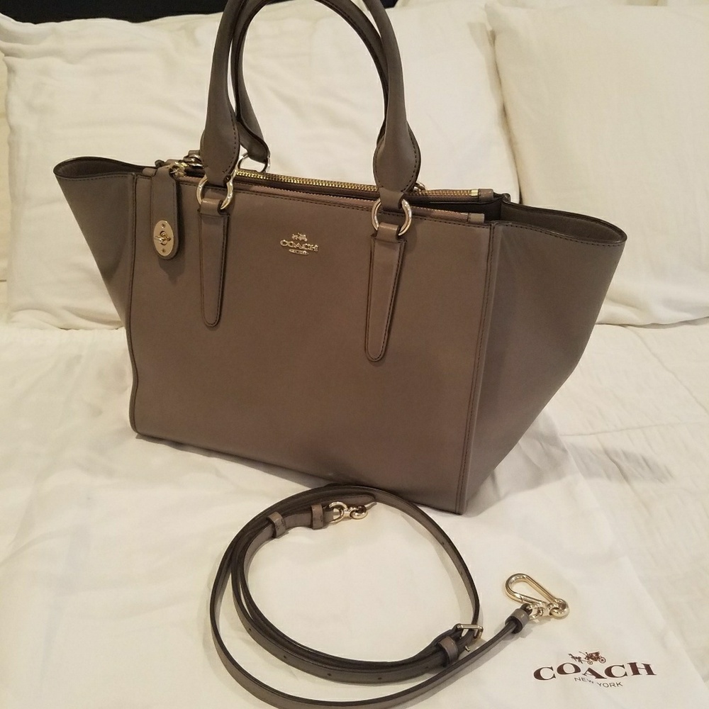 Coach Carryall Crossbody/Sachet Handbag