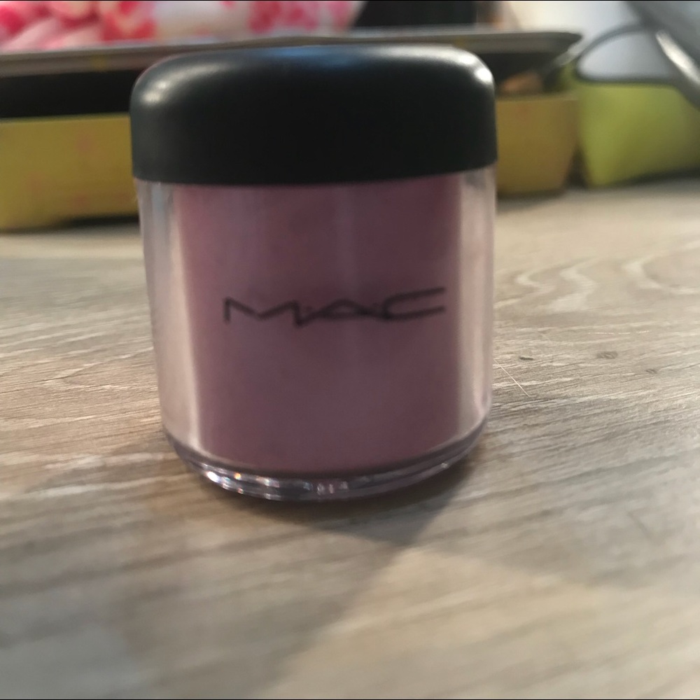 MAC pigment pink pearl