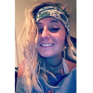 Meet your Posher, Amie