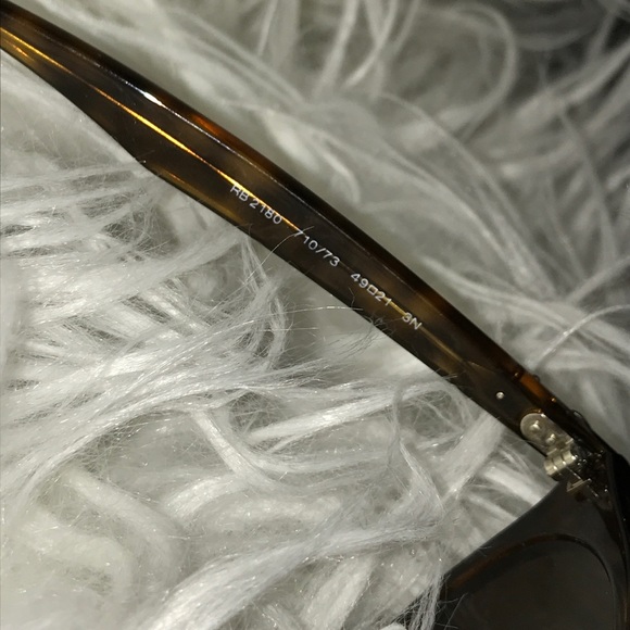 Round Ray-Ban sunglasses, glossy tortoise frame. main image 6
