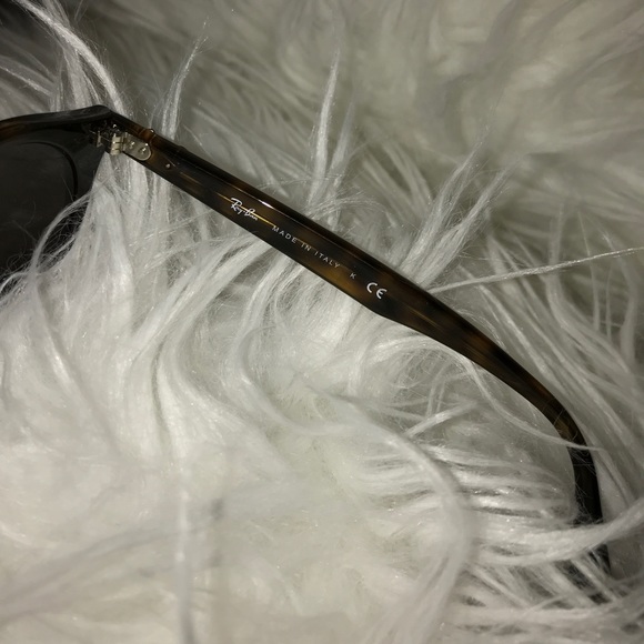 Round Ray-Ban sunglasses, glossy tortoise frame. main image 8