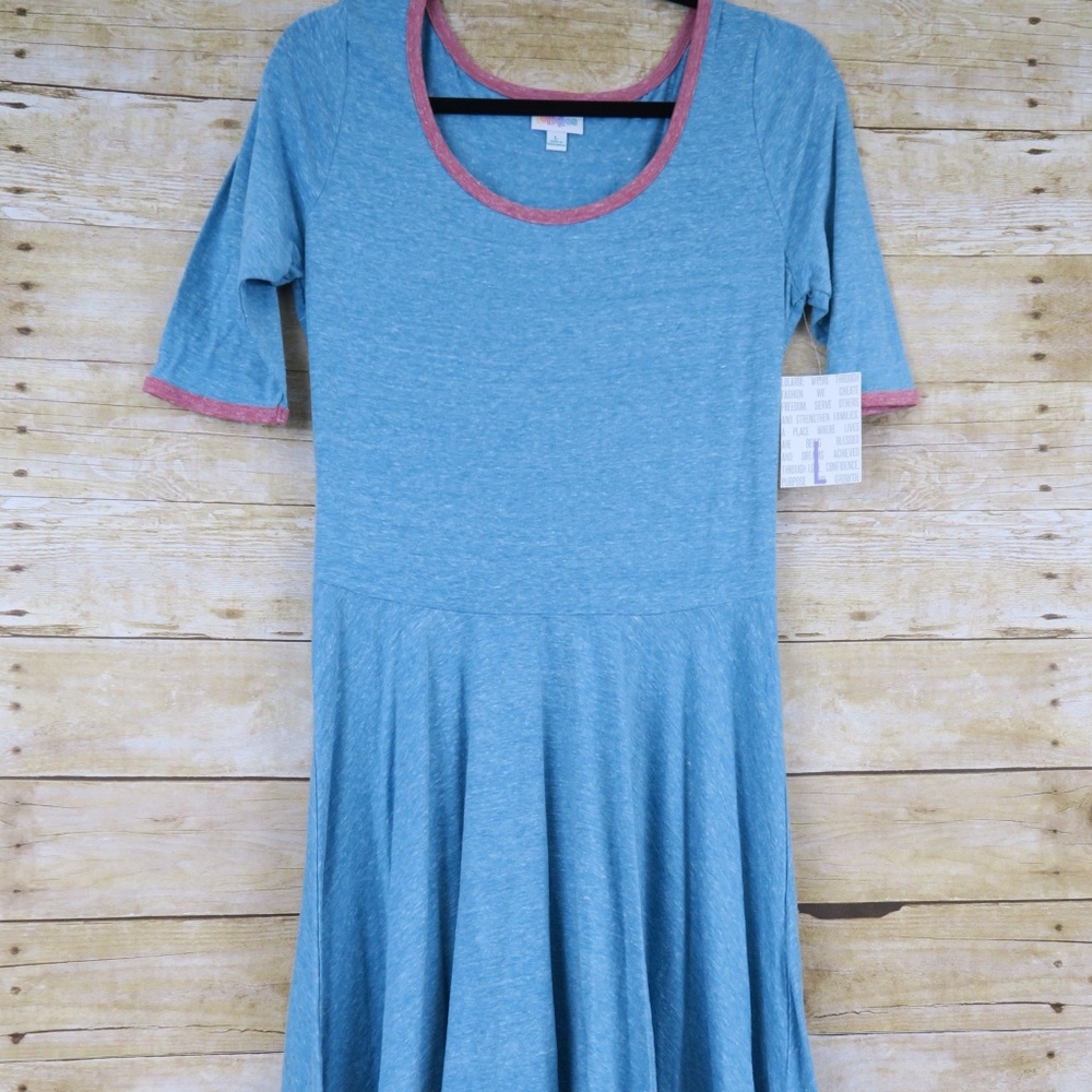 🚨NWT LuLaRoe Nicole Dress Size LG