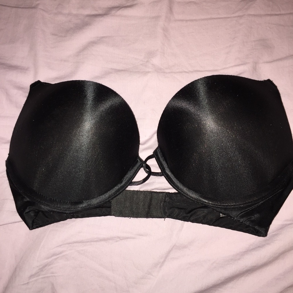 Victoria’s Secret bombshell bra