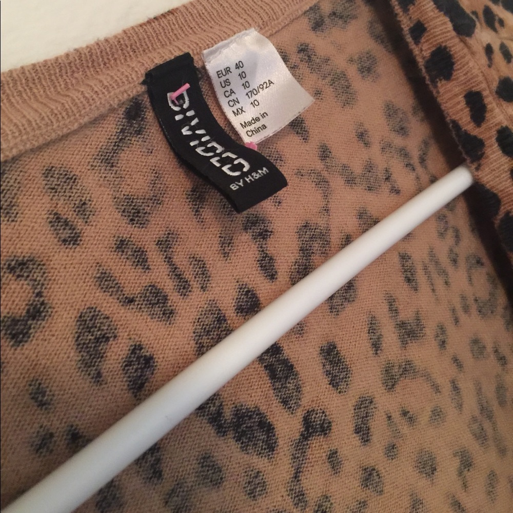 H&M Women’s Leopard Print LS ButtonDwn Shirt