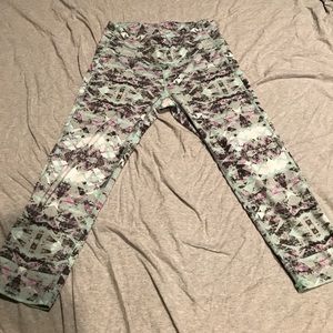 Athleta chatarunga crop tights size S