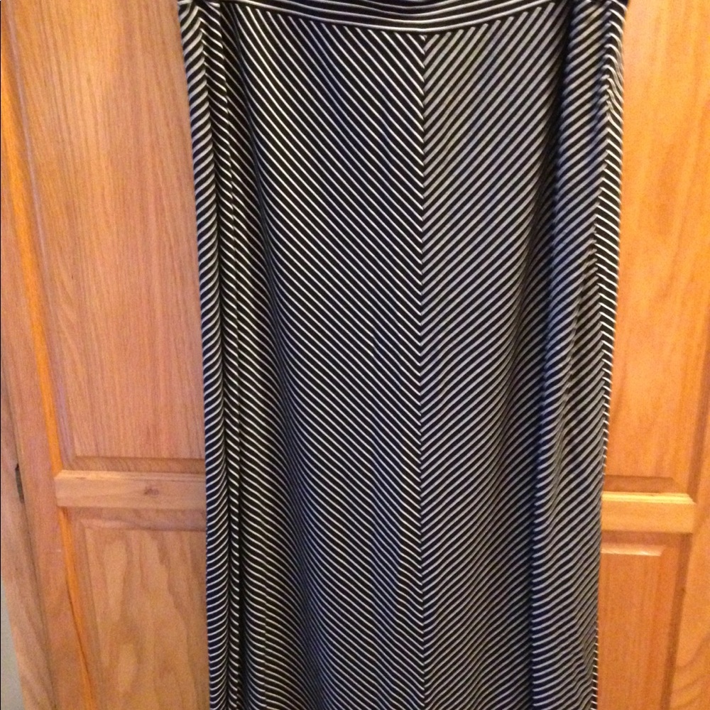 💲Faded Glory Long Skirt 2XL
