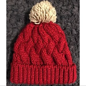 GAP Chunky Cable Knit Pom Beanie
