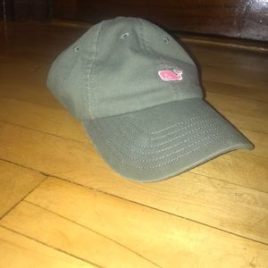 Women’s vineyard vines baseball hat