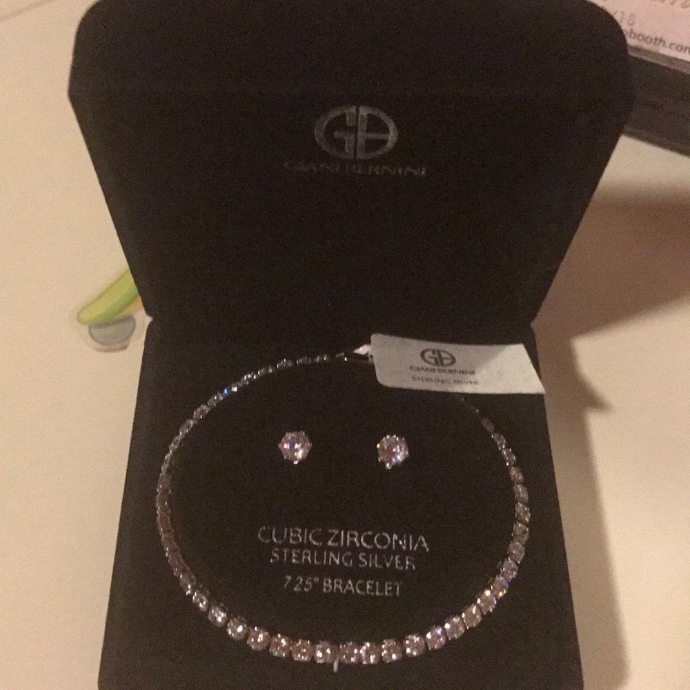 This is a steal earings and bracelet make an offer - Picture 2 of 6