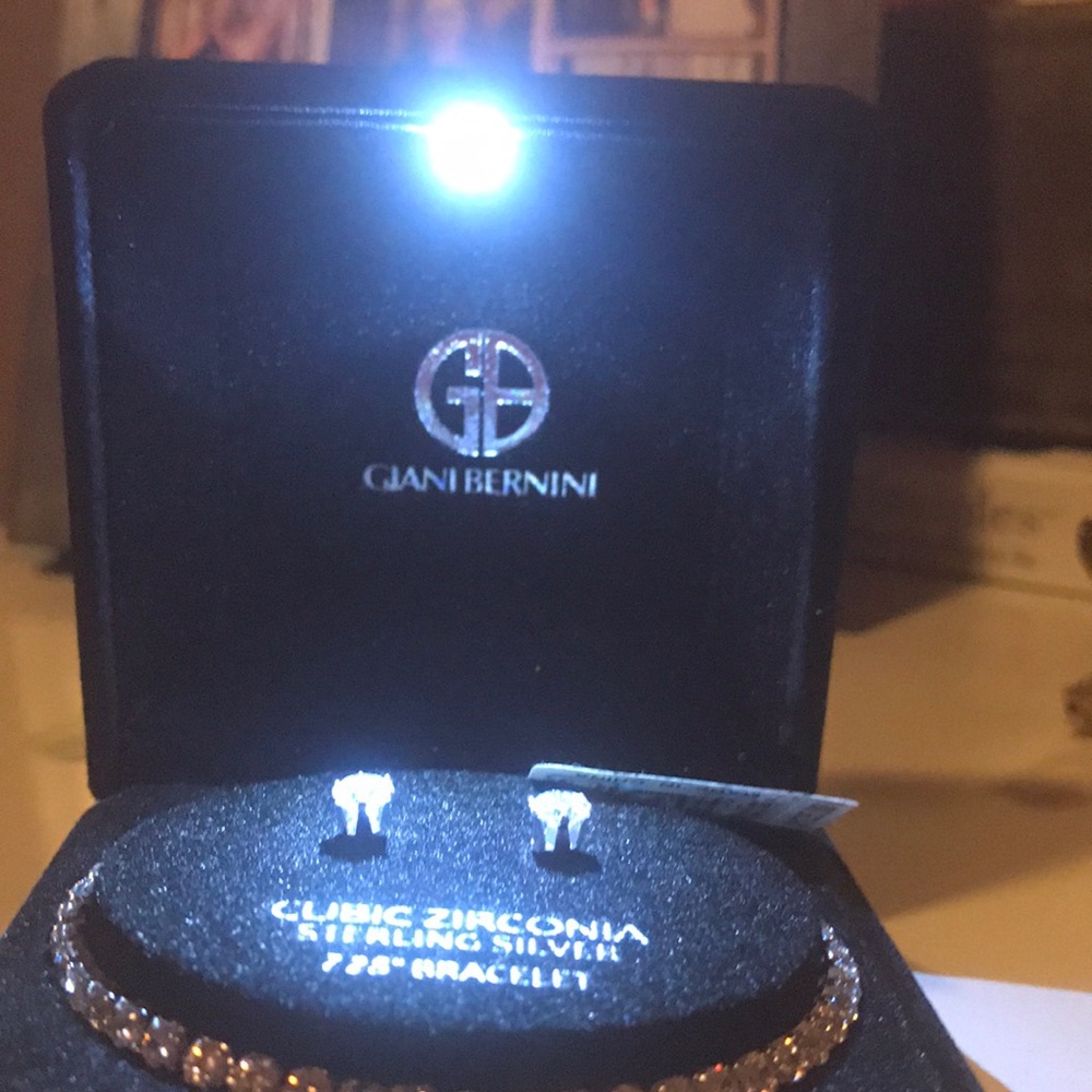 This is a steal earings and bracelet make an offer - Picture 6 of 6