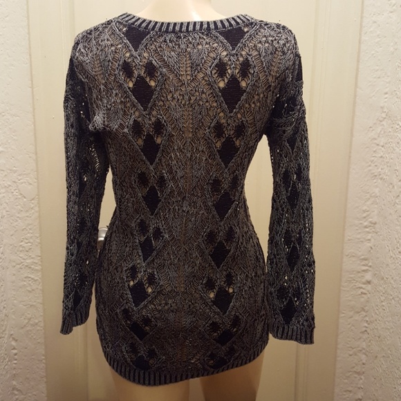 Sweater - Picture 4 of 4