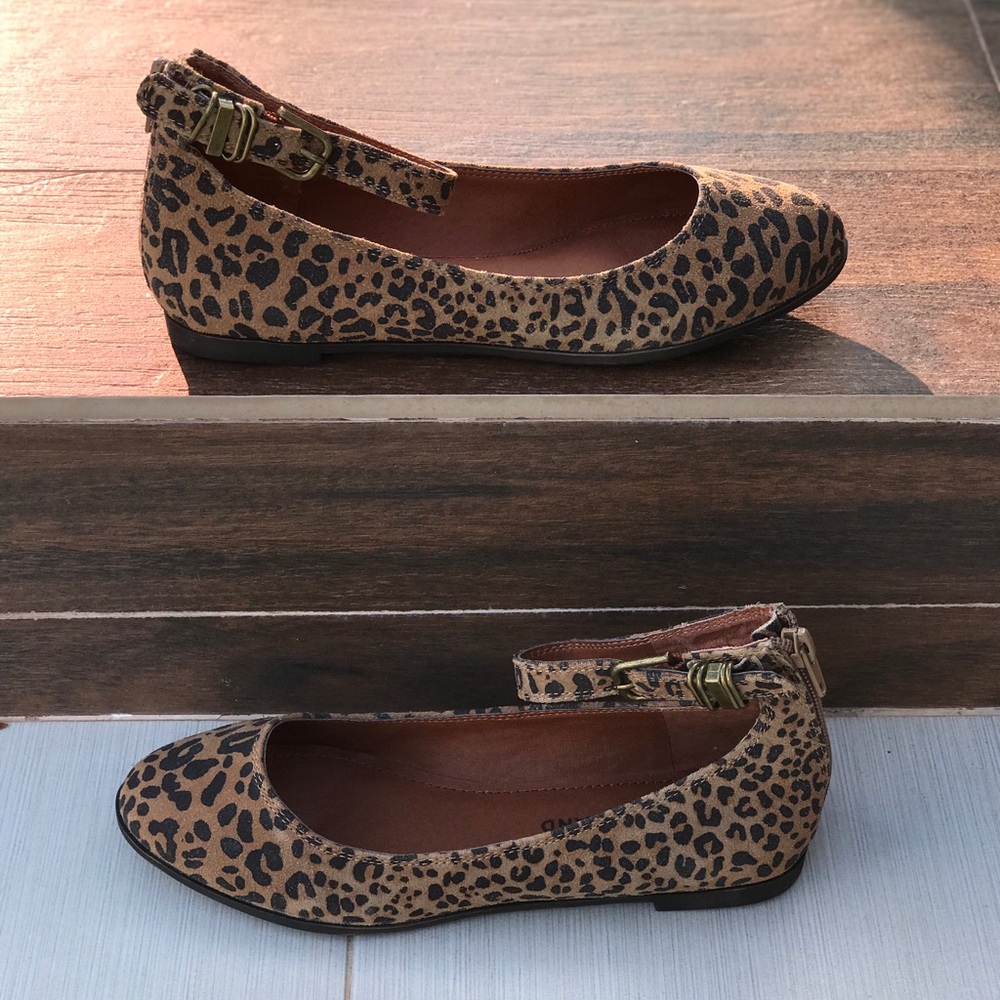 Leather Cheetah Print Ankle Strap Ballet Flats - Picture 3 of 8