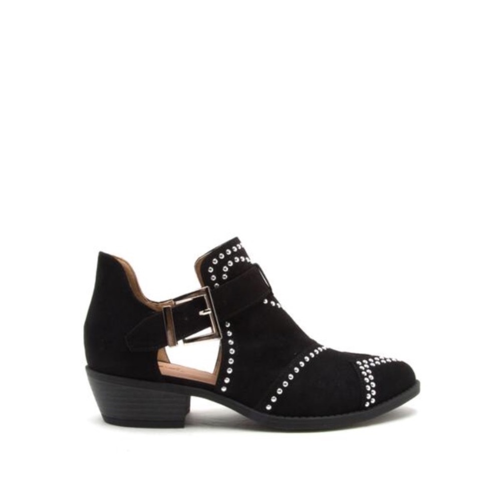 ❤️ Black studded cutout ankle bootie 2 LEFT! - Picture 4 of 7