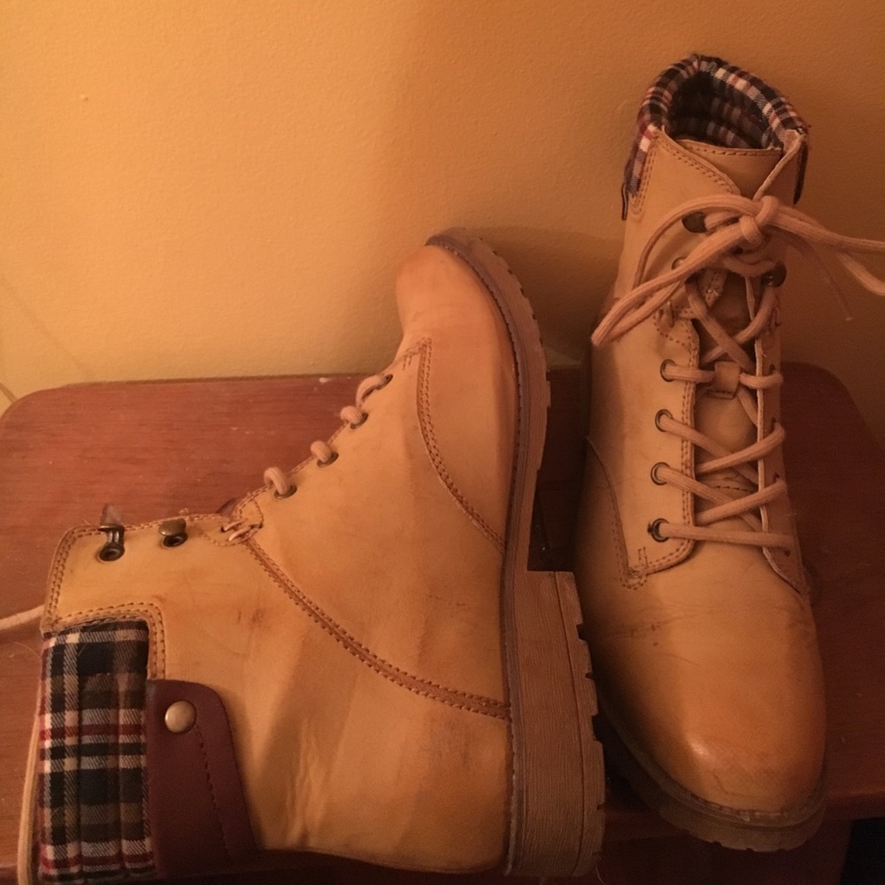 tan boots