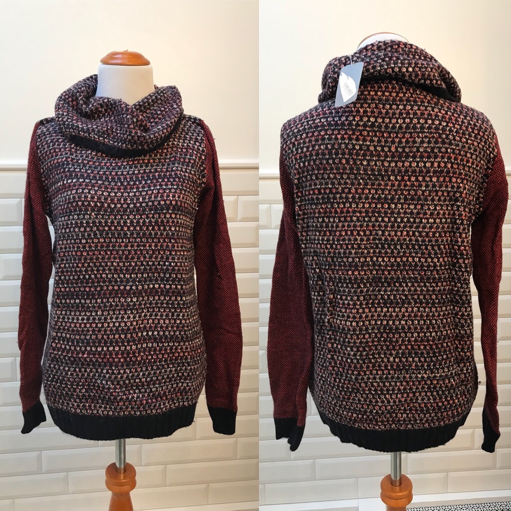 🆕 Forever 21 Turtleneck Sweater - Red/Blue/Cream