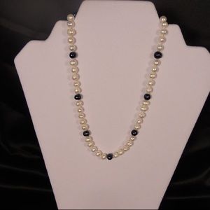 Black and White Necklace Style 5