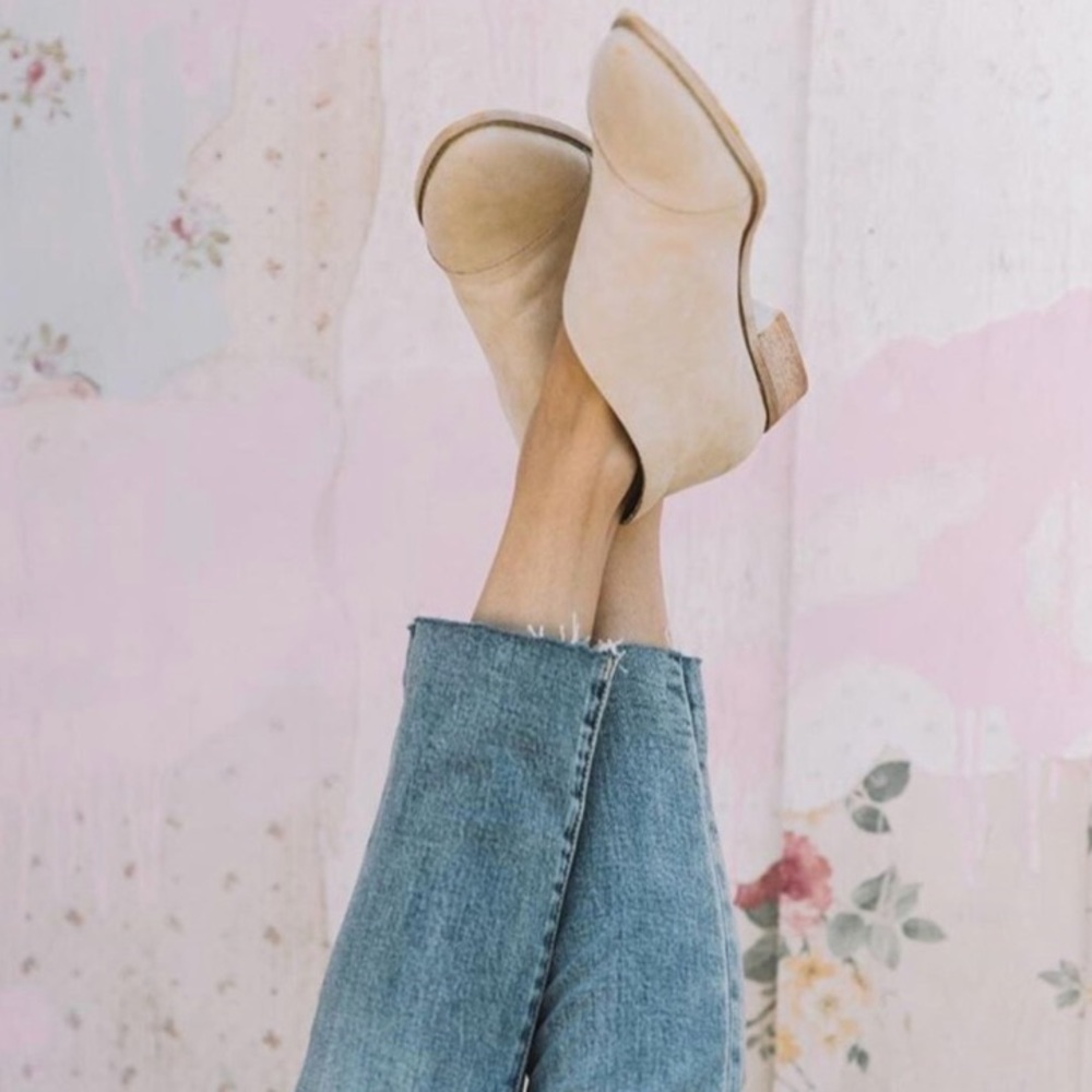1 LEFT!!! NWT. Stone open shank flats - Picture 2 of 4