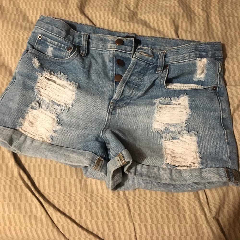 Jean shortssssss
