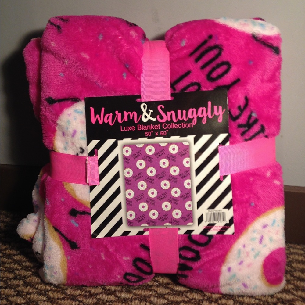 Warm & Snuggly Luxe Blanket 'I Doughnut Like You'