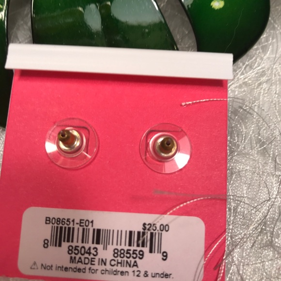 Betsy Johnson perfectly porcelain earrings 🌹💋 - Picture 4 of 4