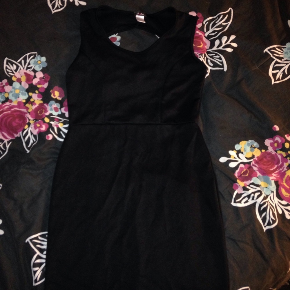 Black open back fitted dress only wore it once