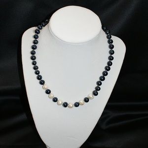 Black and White Necklace Style 4