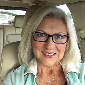 Meet your Posher, Denise