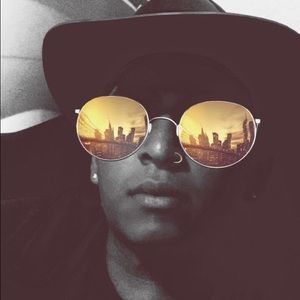 Meet your Posher, Ernesto