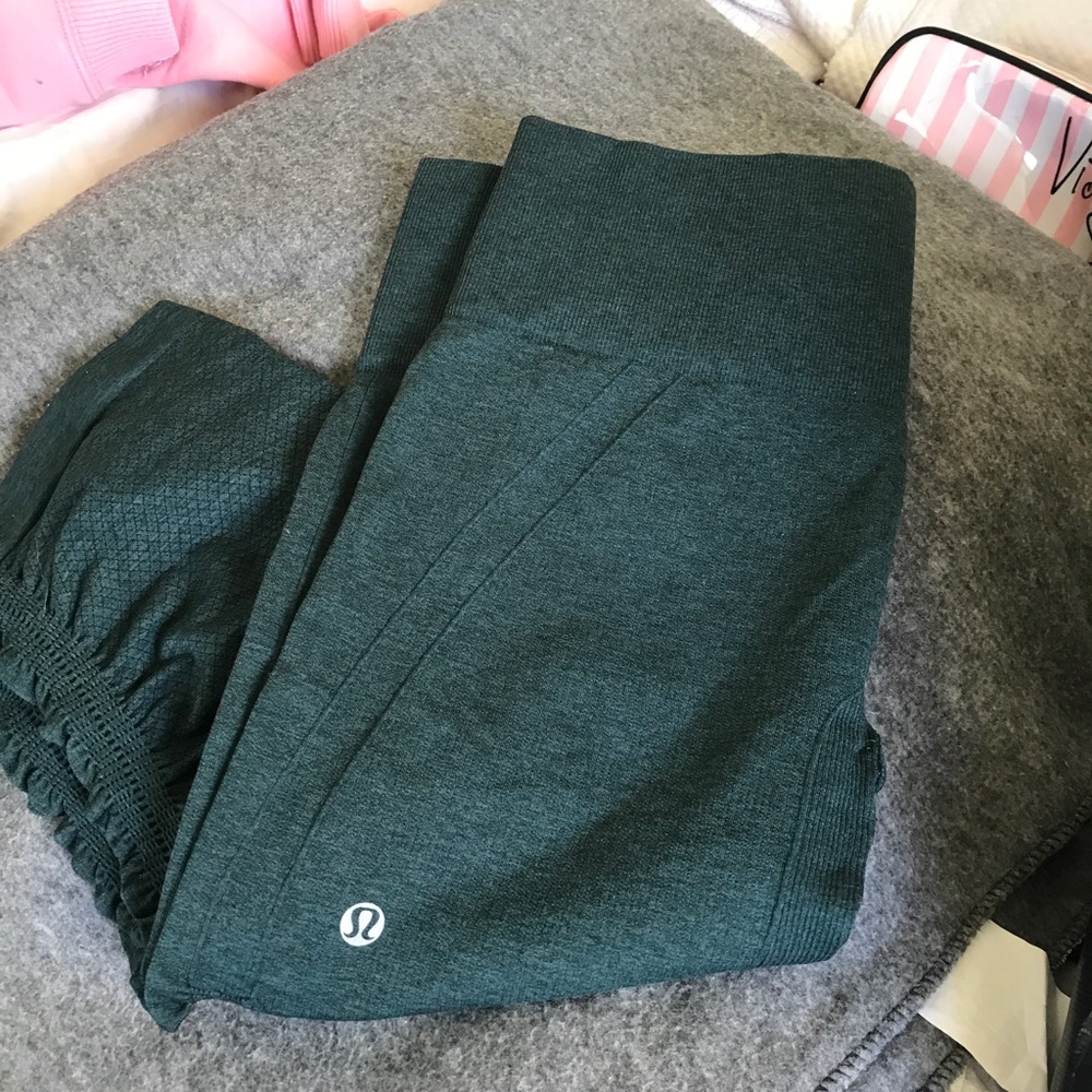 Lululemon-Sold - Picture 1 of 4