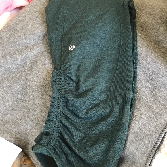 Lululemon-Sold - Picture 2 of 4