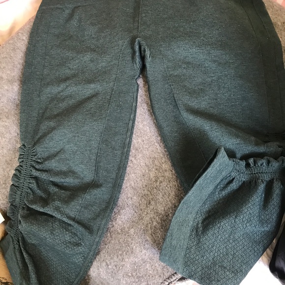 Lululemon-Sold - Picture 4 of 4