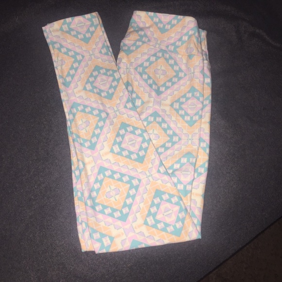 OS - LuLaRoe - Easter Pastel Leggings NWOT - Picture 2 of 3
