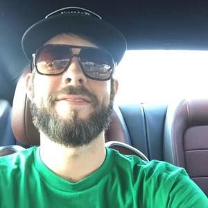 Meet your Posher, Casey