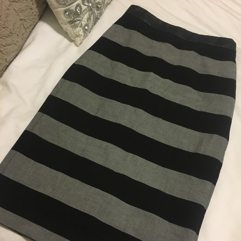 *SOLD* Banana Republic high waisted midi skirt