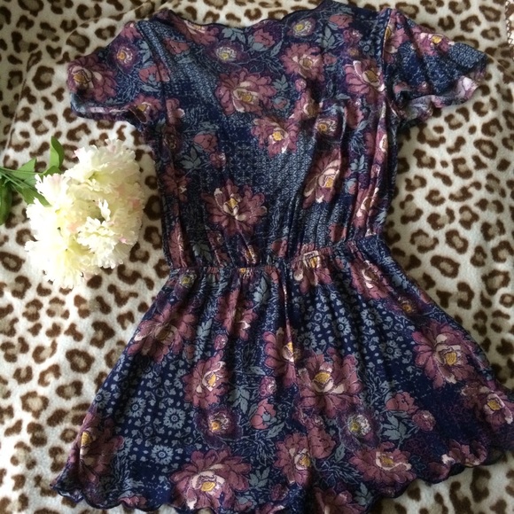 ππ Kendall & Kylie romper - Picture 3 of 4