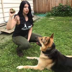 Meet your Posher, Mayra