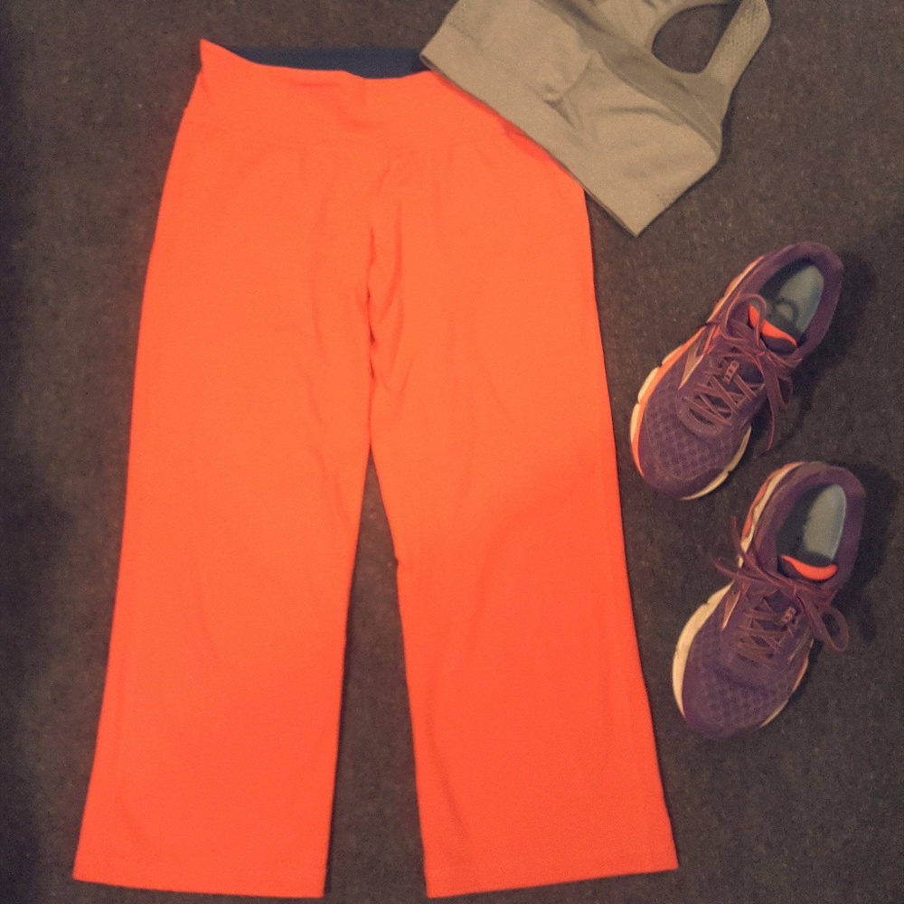 Patagonia cropped yoga pants