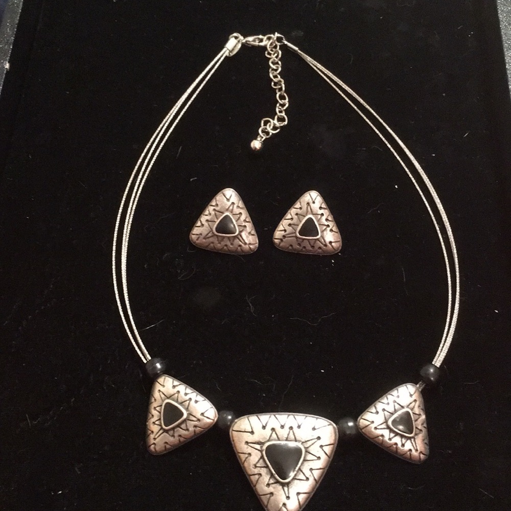 necklace and earring set