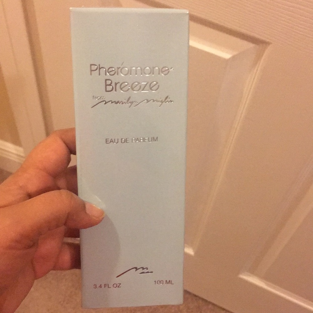 Pheromone Breeze Perfume- BRAND NEW - Picture 1 of 3