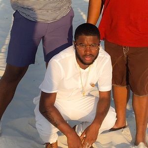 Meet your Posher, Devin