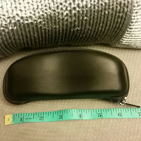 Vogue sunglasses case glasses case zip up