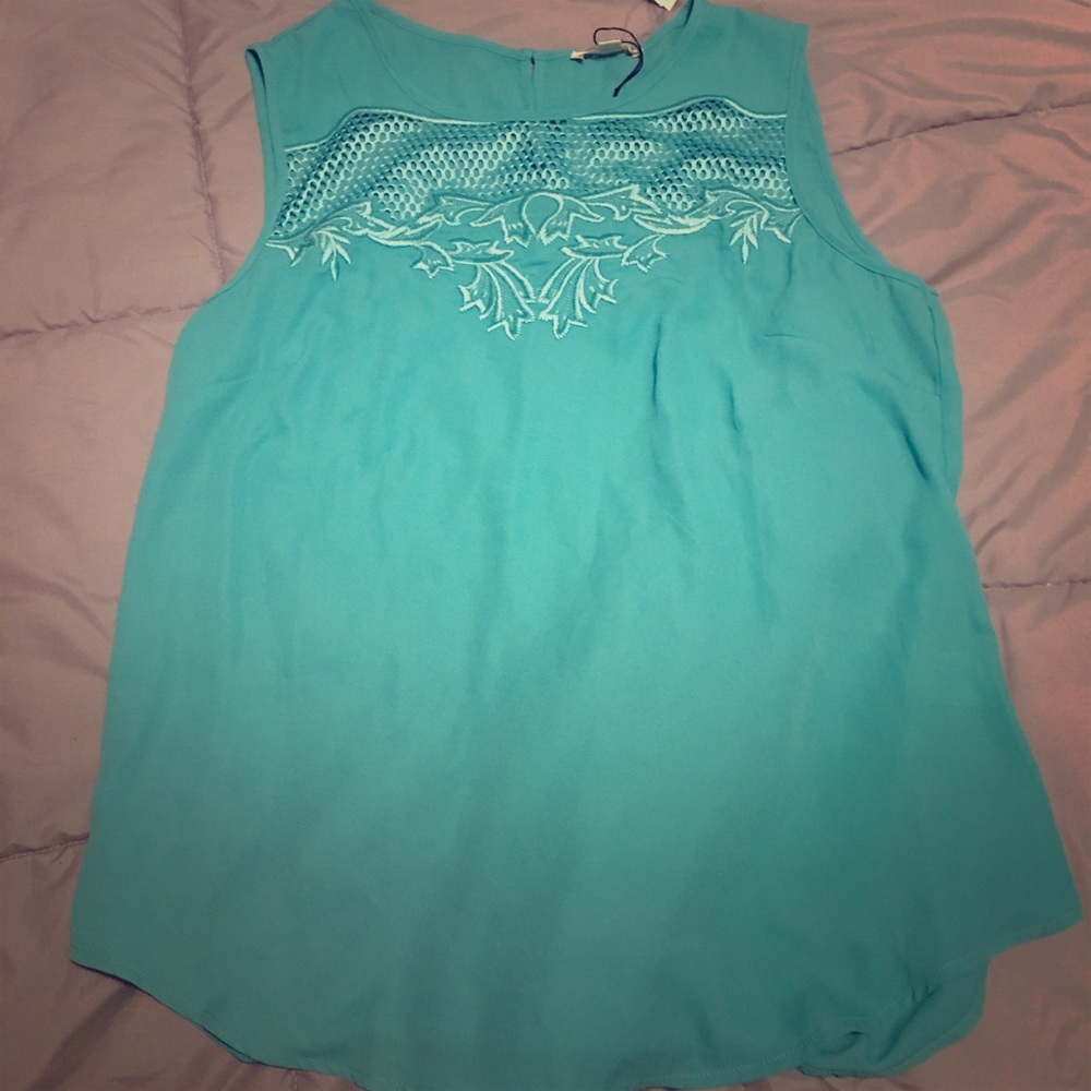 Stitch fix tank top in aqua with crochet detail