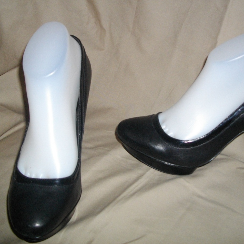 Black BCBG Paris PL-Tate 8.5 M High Heel Shoes -- Final Price