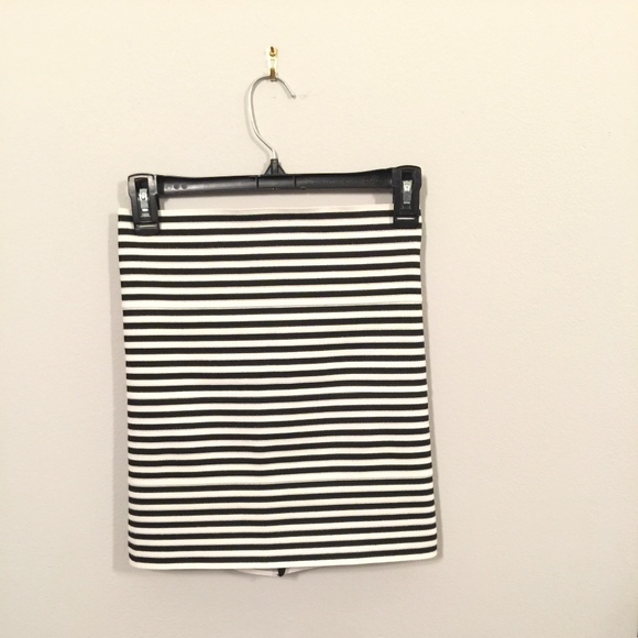 Bodycon striped mini skirt - Picture 3 of 7