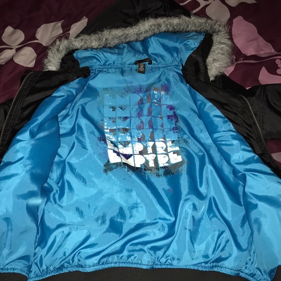 Black winter jacket - Picture 2 of 3